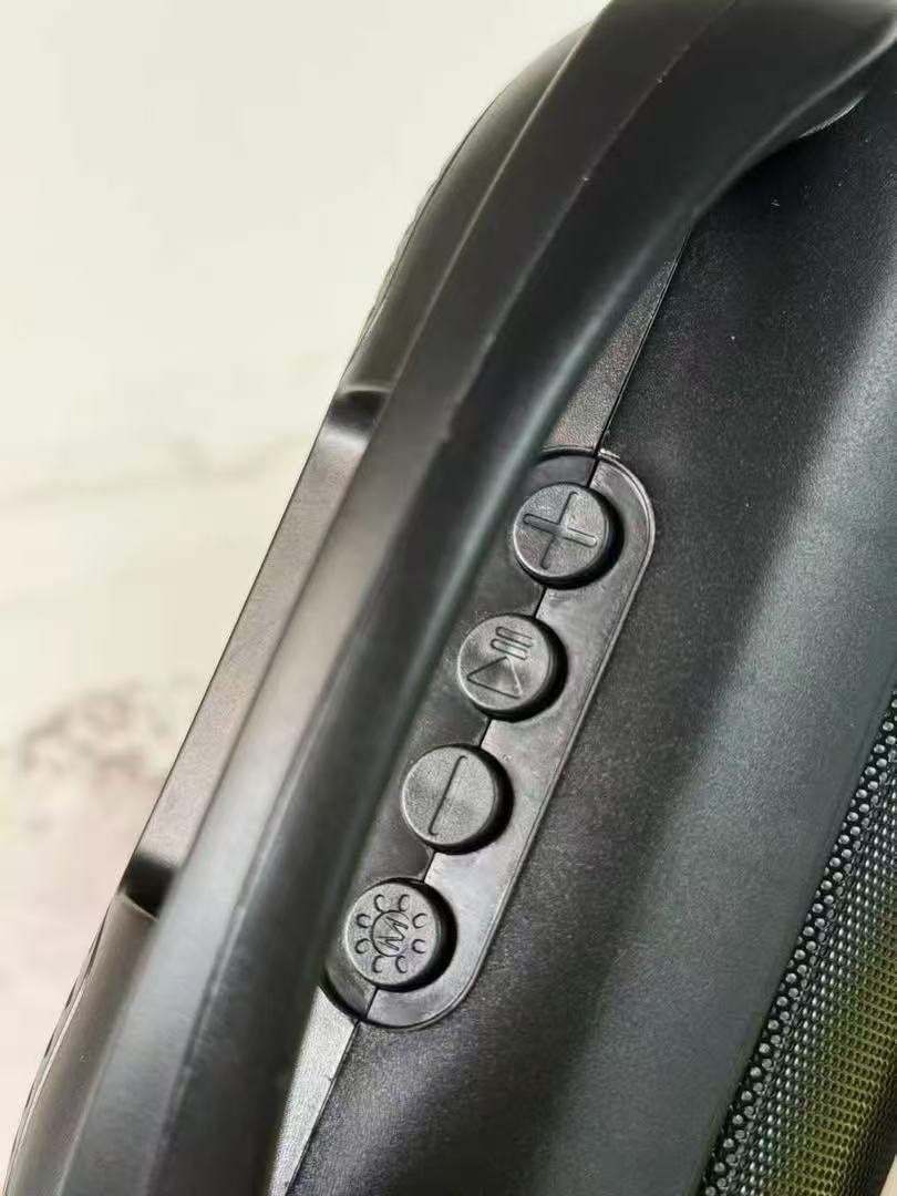 Multi-function bluetooth 8W speaker,support USB; type-c; and TF; Battert capacity