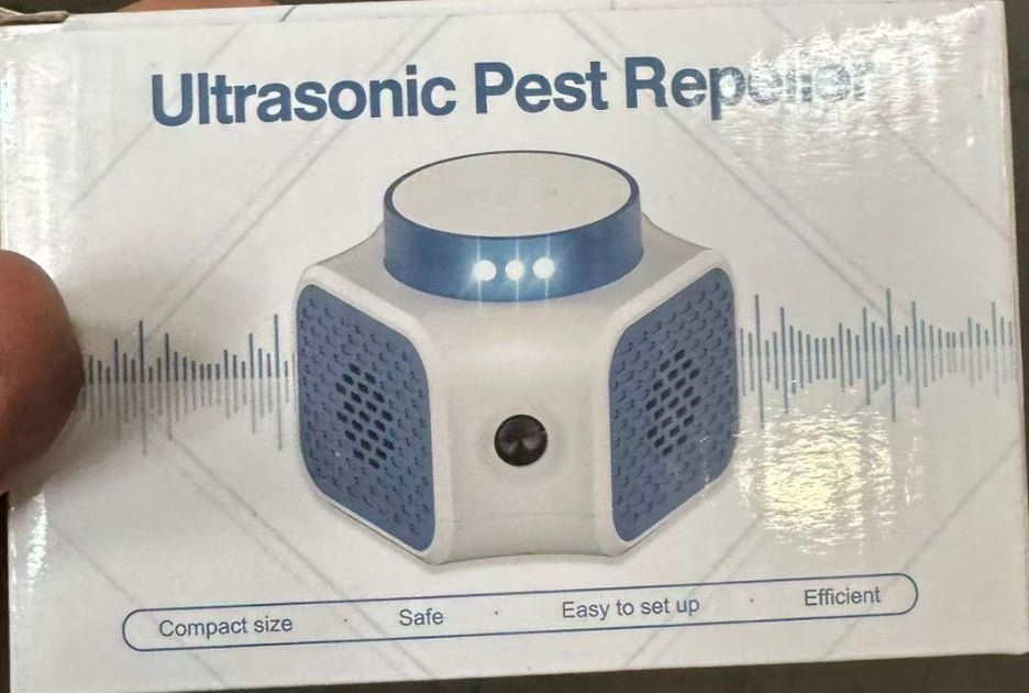 Ultrasonic Pest Repeller Squirrel Repellent, 4 in 1 Rodent Repellent Plug-in Mouse Deterrent Emits Ultrasound Waves and LED Strobe Lights Indoor Use