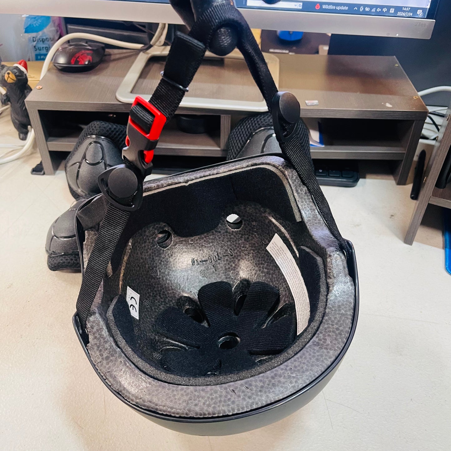 2-7 Years Old Kids Helmet, with Sports Protective Gear Set Knee Elbow Wrist Pads