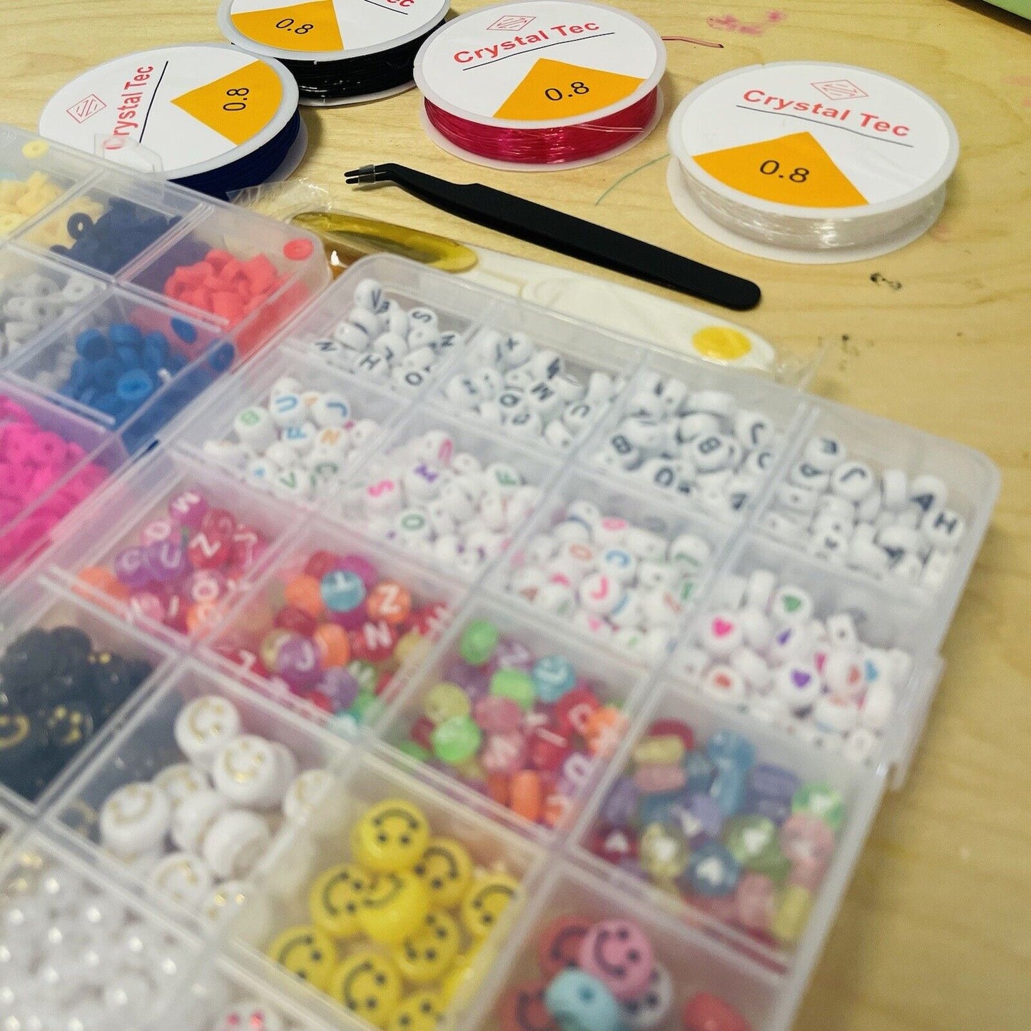 7200 Clay Beads Bracelet Making Kit,24 Colors Spacer Flat Beads for Jewelry Maki