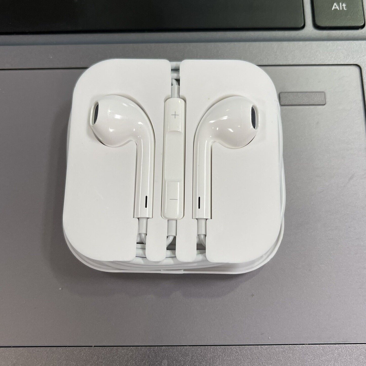 2pcs Earbuds for iPhone/iPod Ear Pods Wired 3.5mm Headphone New Sealed Earphone