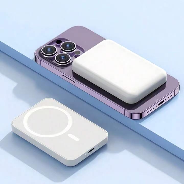 10000mAh ,Slim Magnetic Portable Charger