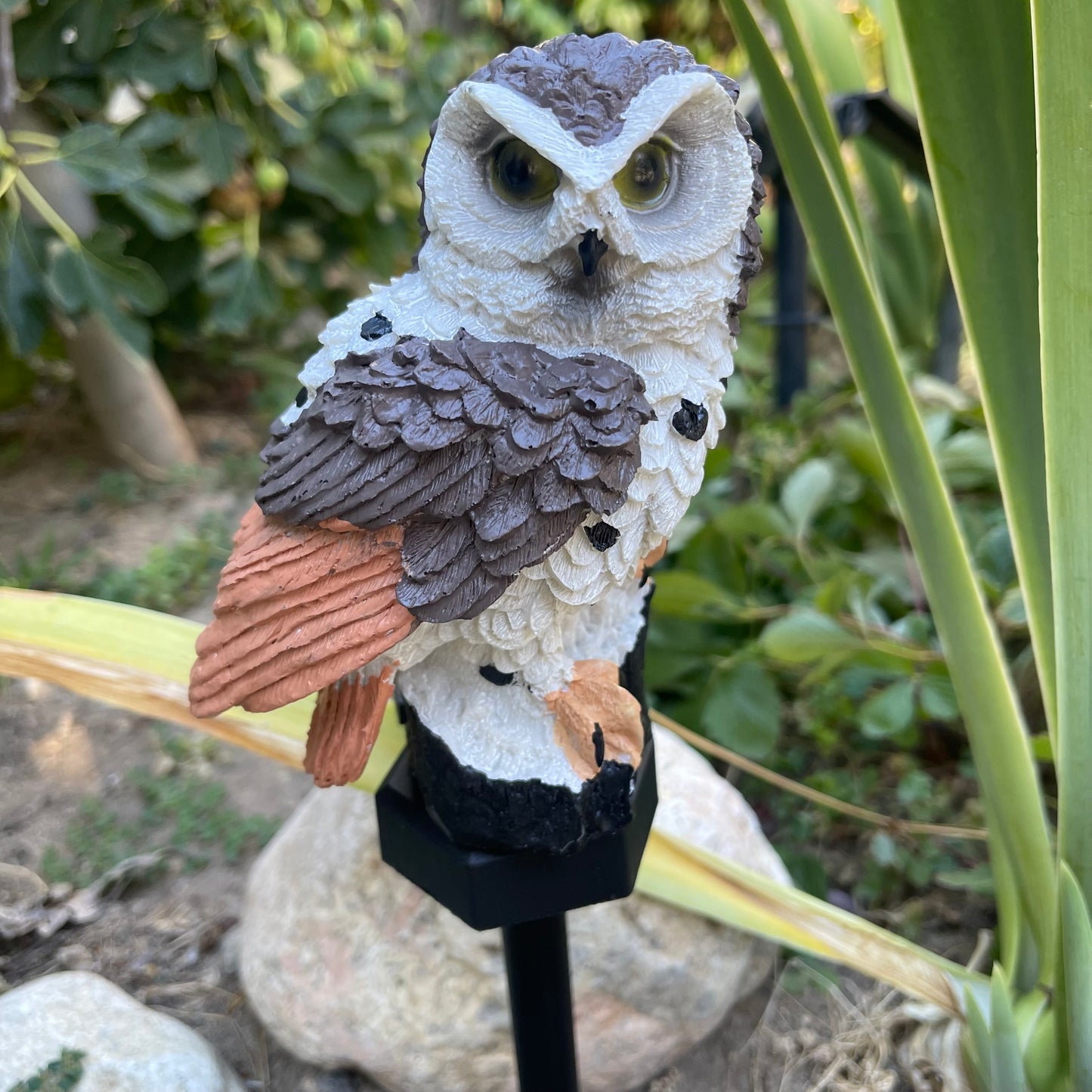 2Pcs Solar Lights LED Garden Owl Solar Lights Outdoor Decorative Waterproof Stake Lights Brown for Walkway Yard Lawn Landscape Holiday Outdoor Christmas Halloween Decorations