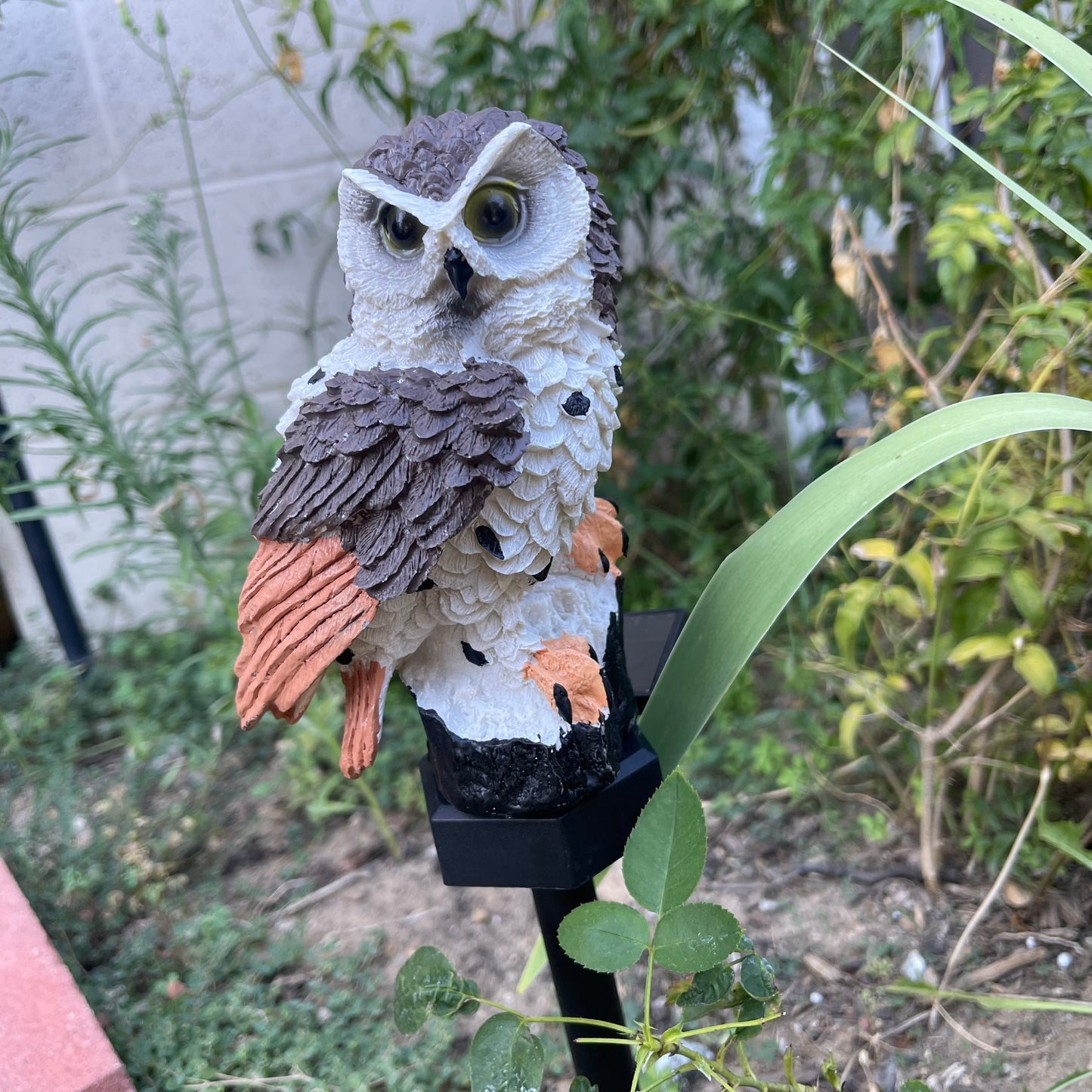 2Pcs Solar Lights LED Garden Owl Solar Lights Outdoor Decorative Waterproof Stake Lights Brown for Walkway Yard Lawn Landscape Holiday Outdoor Christmas Halloween Decorations