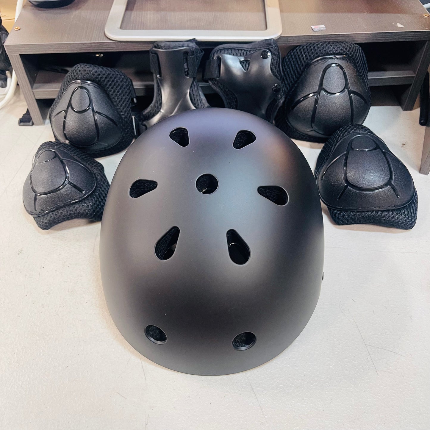 2-7 Years Old Kids Helmet, with Sports Protective Gear Set Knee Elbow Wrist Pads