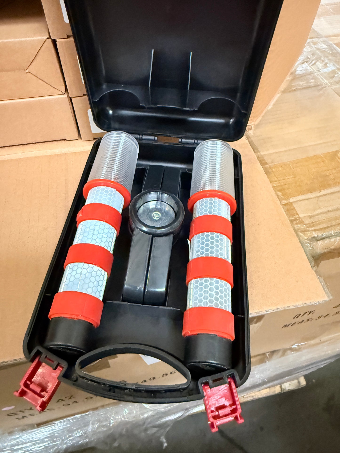 Emergency Roadside Flares Kit LED Safety Strobe Road Warning Light Highway Beacon Alert Flare with Magnetic Base, Detachable Stand, Solid Storage Case